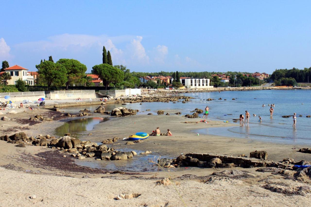 Apartments With A Parking Space Zambratija, Umag - 7059 Экстерьер фото