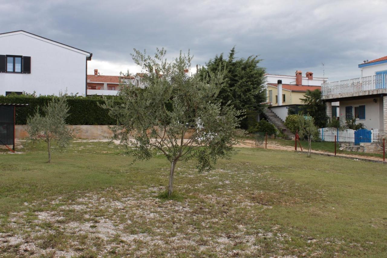 Apartments With A Parking Space Zambratija, Umag - 7059 Экстерьер фото